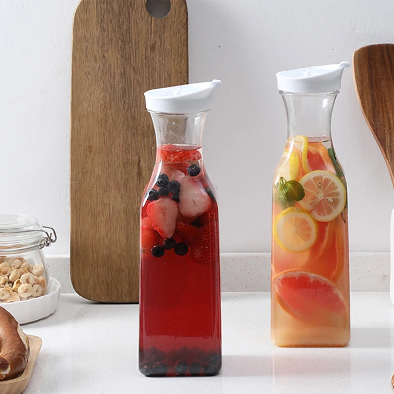 3pcs 1.5 L Plastic Water Carafe with Flip Top Lid, Square Base Juice Containers, Bar Supplies Pitcher for Drinks, Tea, Milk