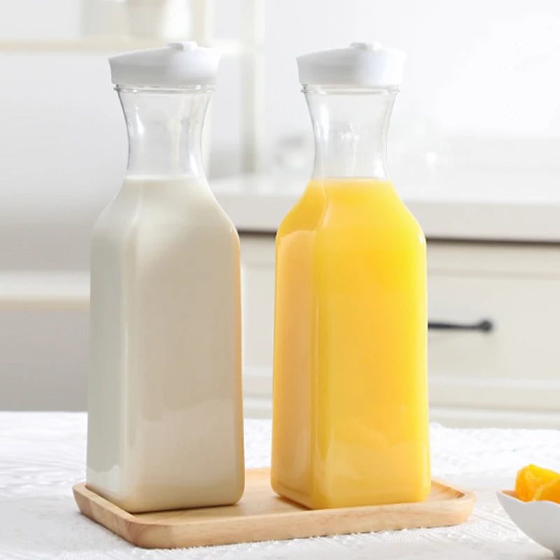 3pcs 1.5 L Plastic Water Carafe with Flip Top Lid, Square Base Juice Containers, Bar Supplies Pitcher for Drinks, Tea, Milk