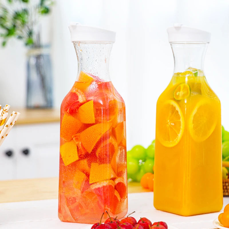 3pcs 1.5 L Plastic Water Carafe with Flip Top Lid, Square Base Juice Containers, Bar Supplies Pitcher for Drinks, Tea, Milk