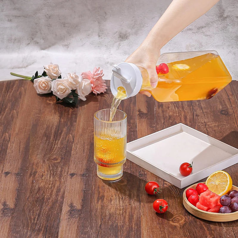 3pcs 1.5 L Plastic Water Carafe with Flip Top Lid, Square Base Juice Containers, Bar Supplies Pitcher for Drinks, Tea, Milk